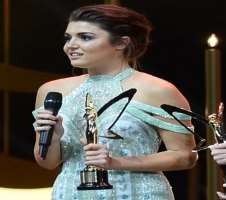 The actress won several awards including Guzel Awards and Golden Butterfly Awards.